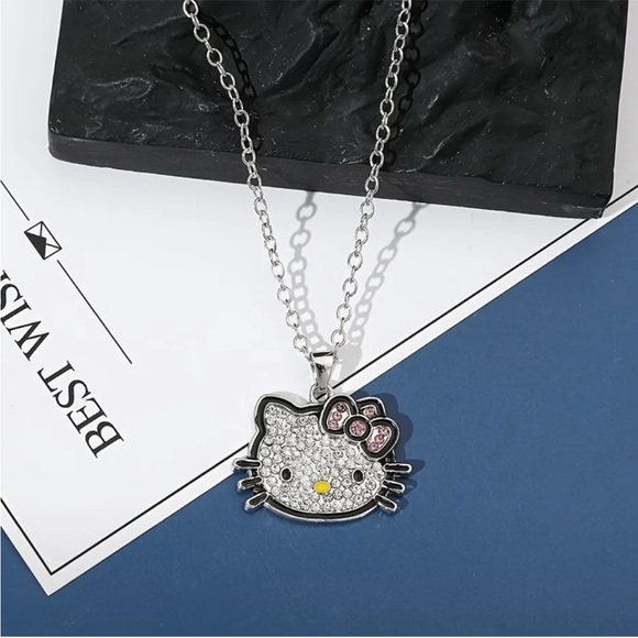 CUTE Hello Kitty Rhinestone Crystal Pendant Necklace NEW NWT - Picture 3 of 4